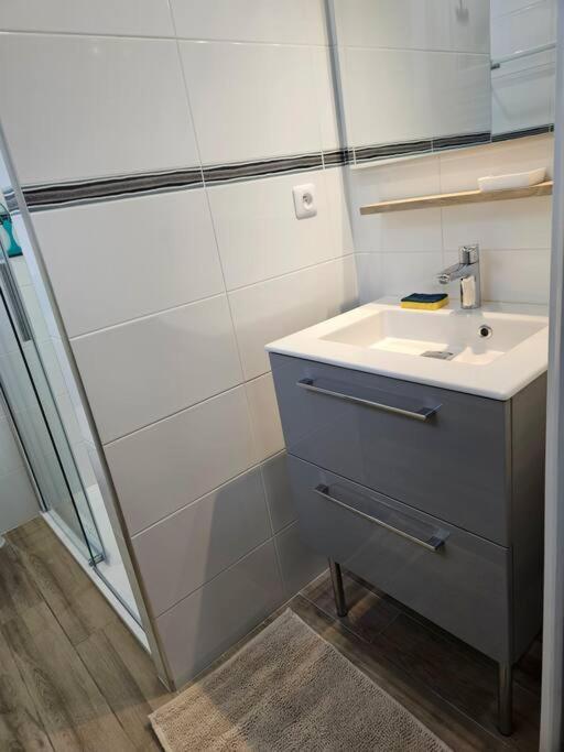 Chez Louise, Appartement T3 A Deux Pas Du Centre Bagnères-de-Luchon Exteriör bild